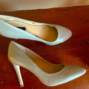 Gray Patent Leather round toe pump